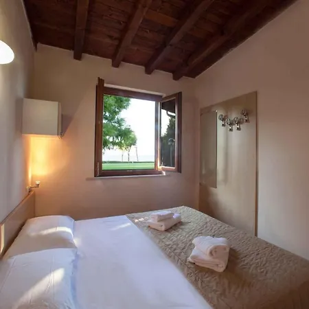 In - Gardasee 38480 Bed & Breakfast *